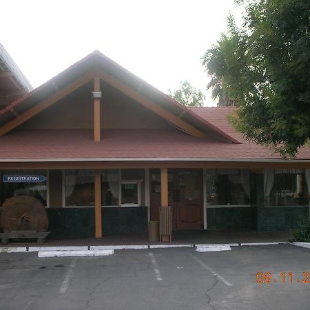 Parkside Inn フレズノ エクステリア 写真
